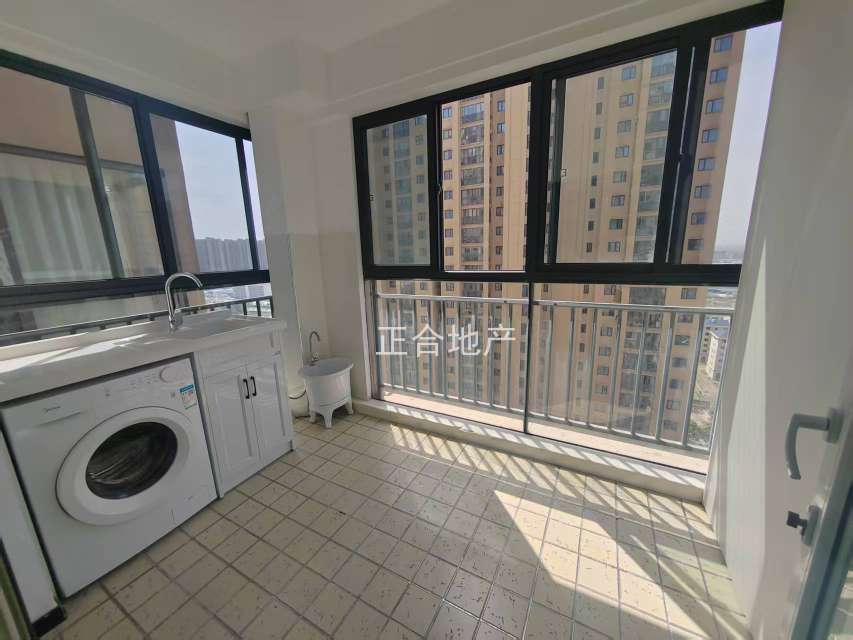 诚心出售，满庭春，供暖房，电梯好楼层，精装三房，仙桃xiao学新三中,证满二年