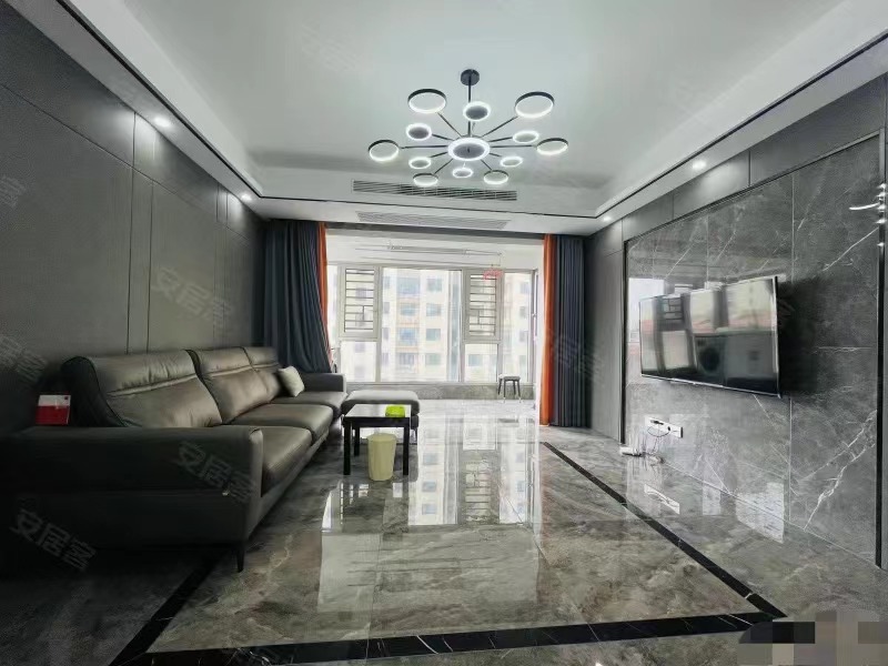 急售， ​荣‮及怀‬第‬世家 ，精装三房，单价6500元，证满二，几乎全新，好楼层