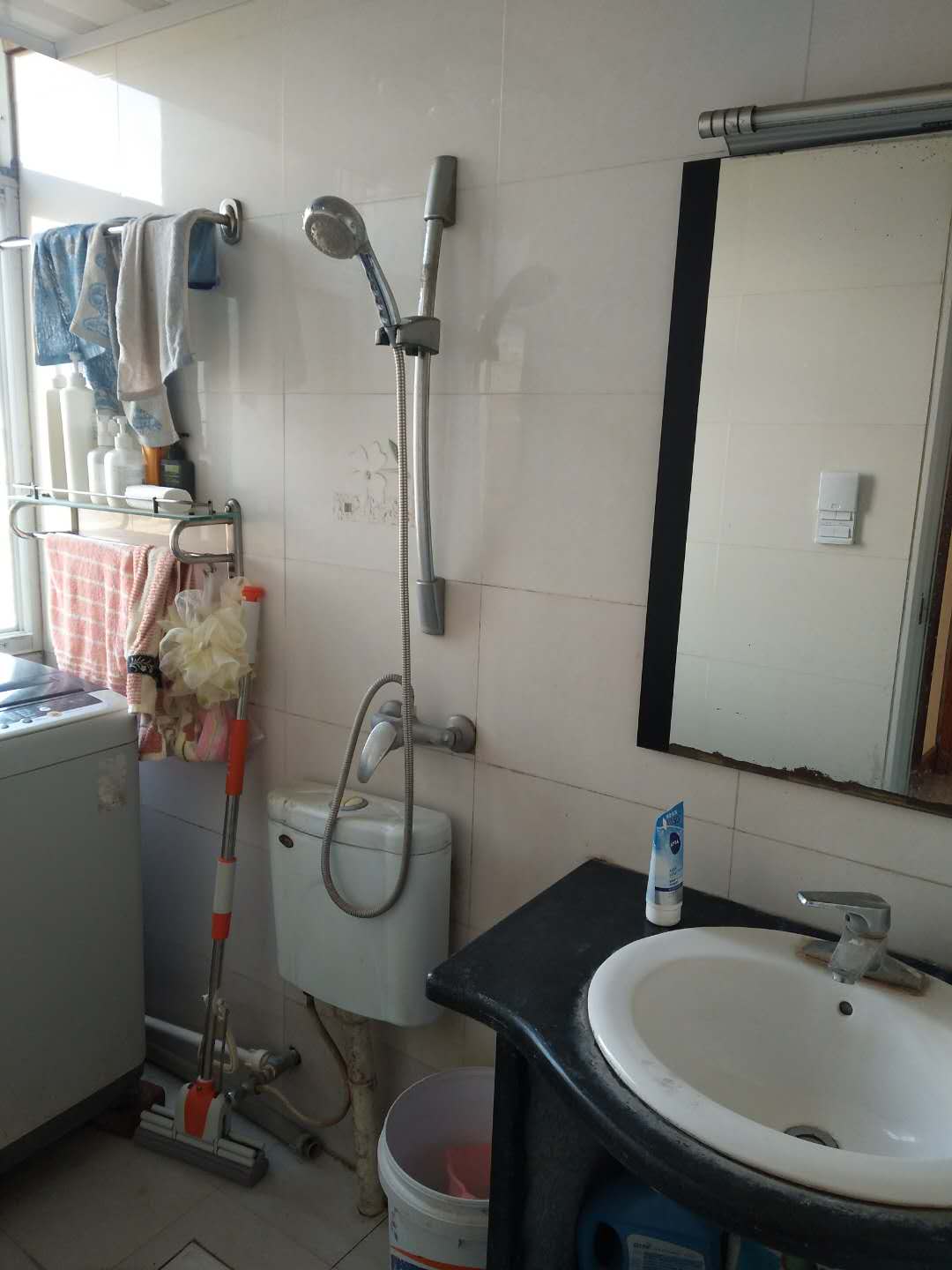 实验 旁边两房带院子方便停车证满五拎包即住