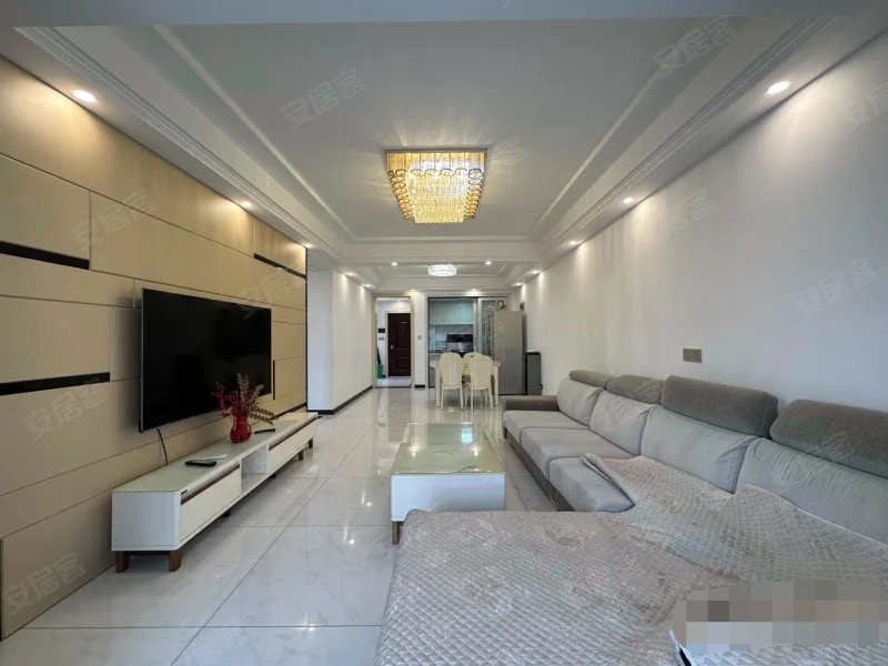 业主急售，城南新街，​精装单价4700，精装三房，证满二，不介意🉑联系看房，