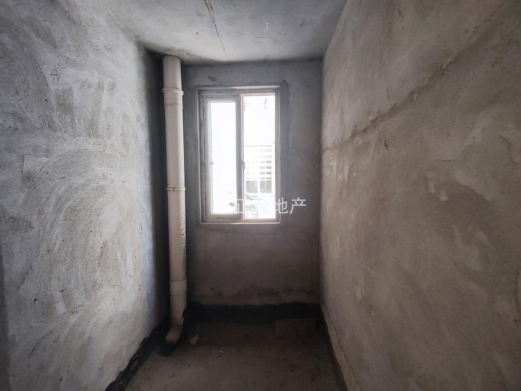 城南，城市丽景，中间好楼层，满五年，毛坯3室2厅1卫，采光视野好