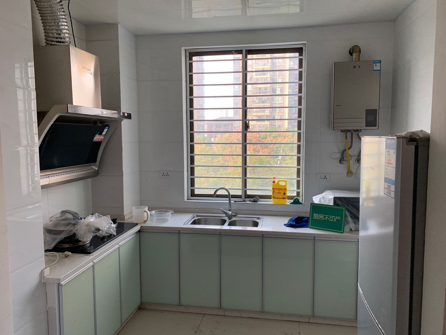 城南金诚花园电梯小高层精装拎包入住在家里住的时间就过过年看房方便