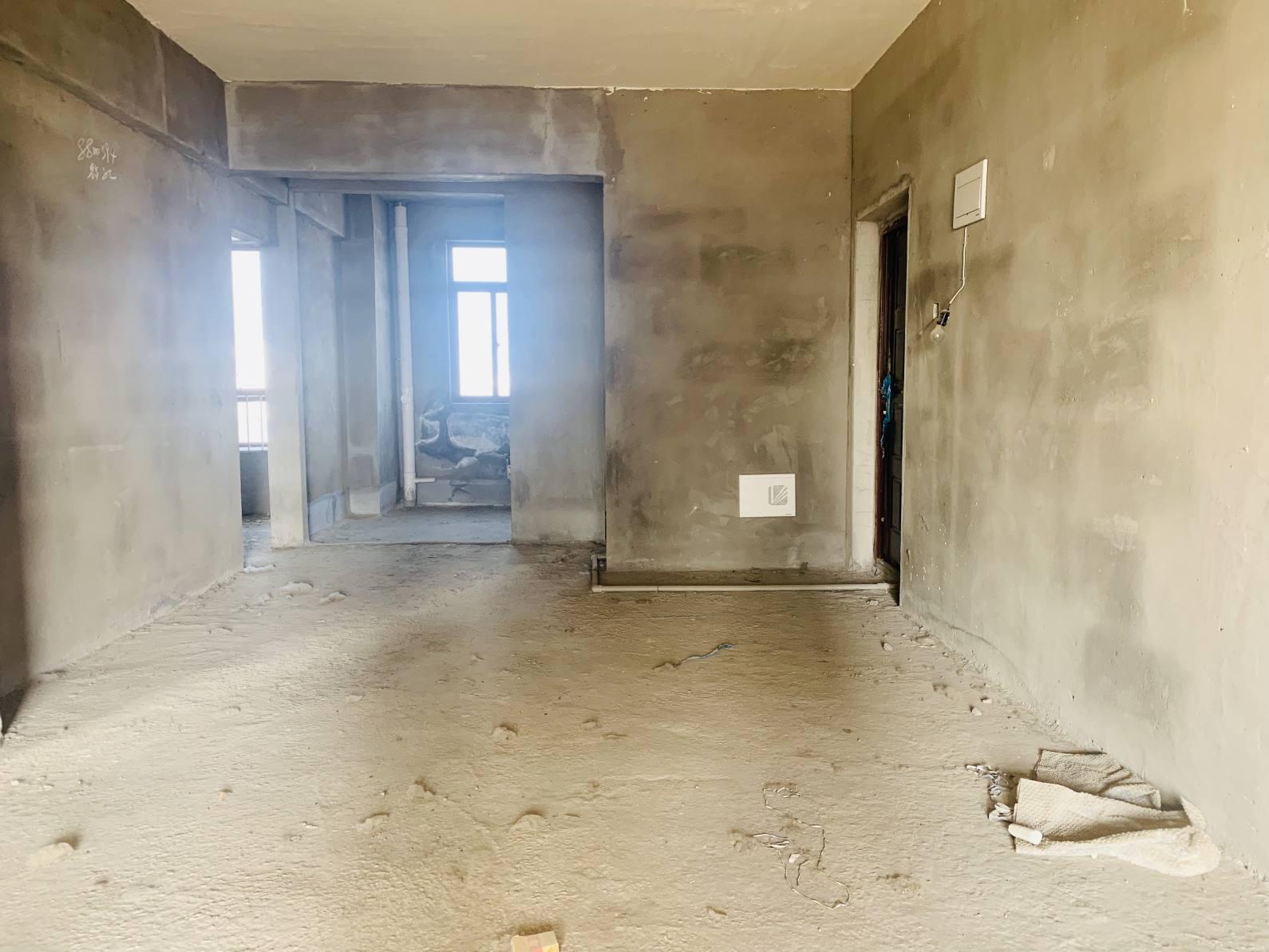 汉江大桥旁，御江华府，一梯两户洋房，电梯好楼层。