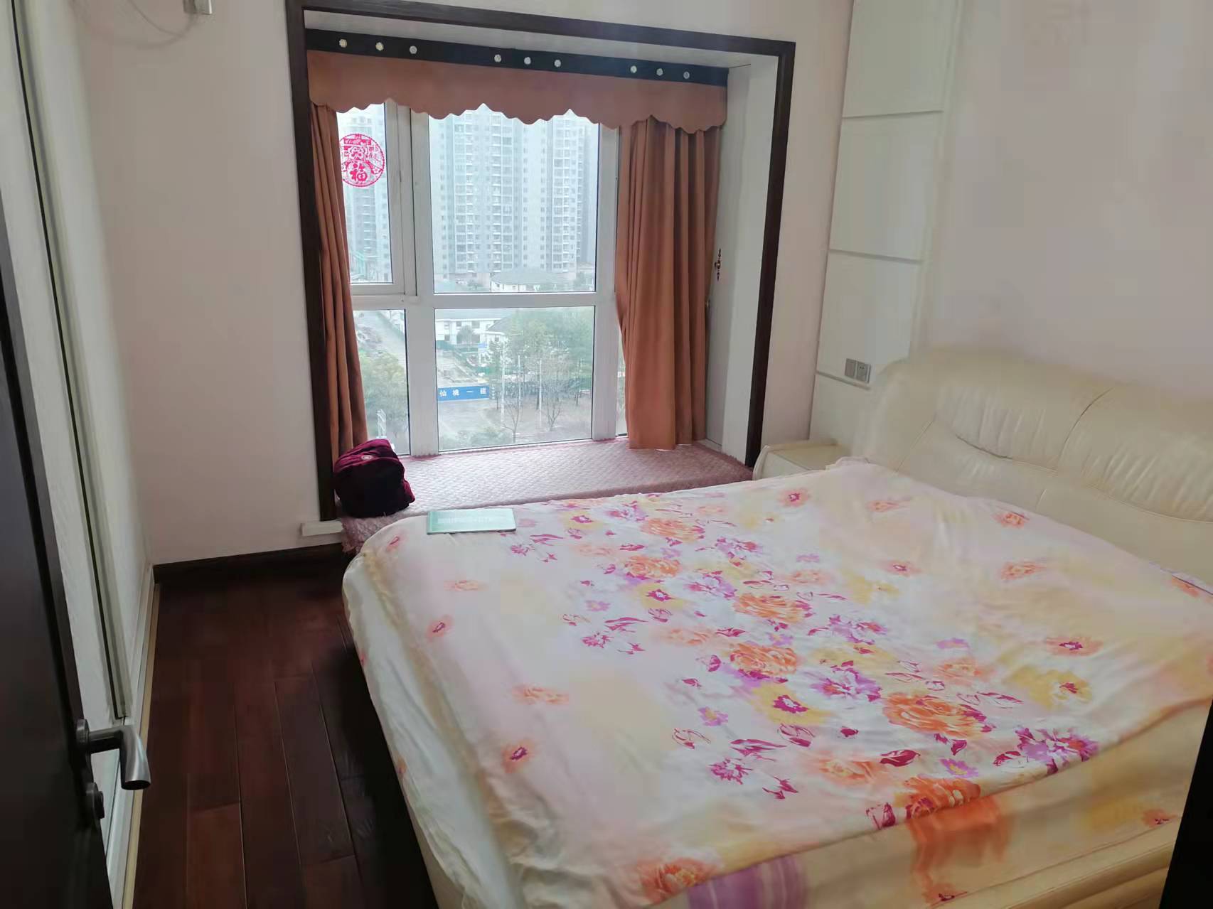 福星城精装三房两卫品牌家私保养好中间楼层送入户花园超大阳台诚心出售