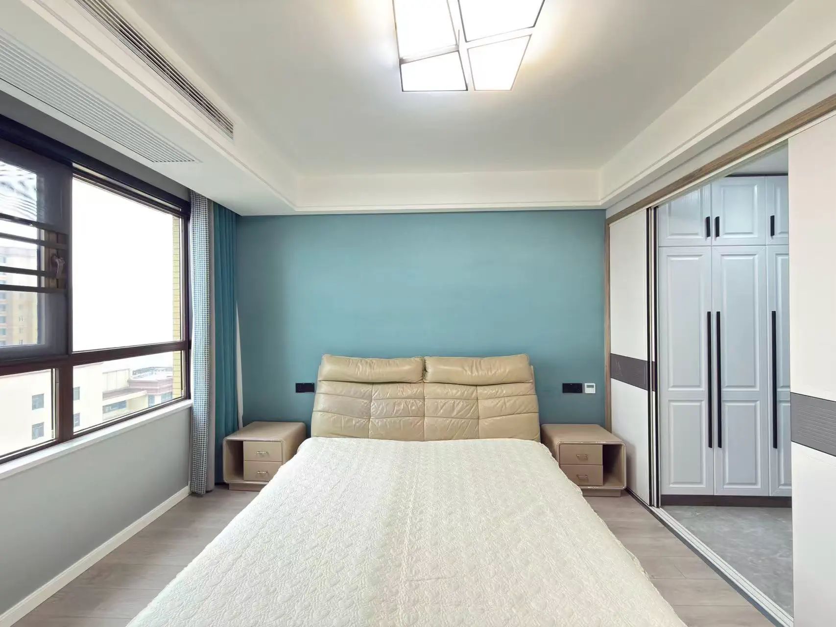 城南，领秀城，精装大三房，好楼层，户型方正，人车分流，满二，送车位