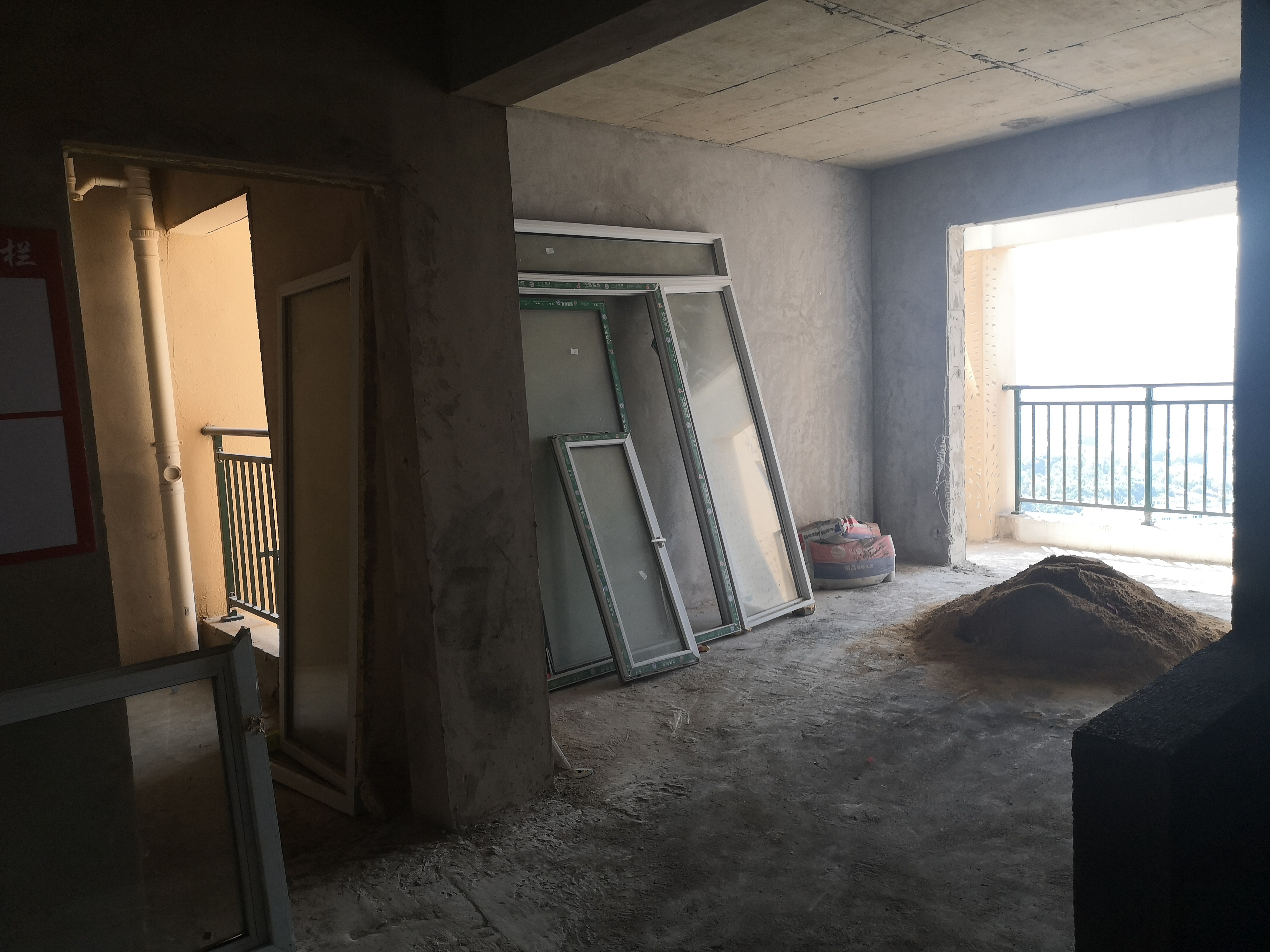 都市高尔夫南城次新小区电梯中高层视野奇好两房单价5000