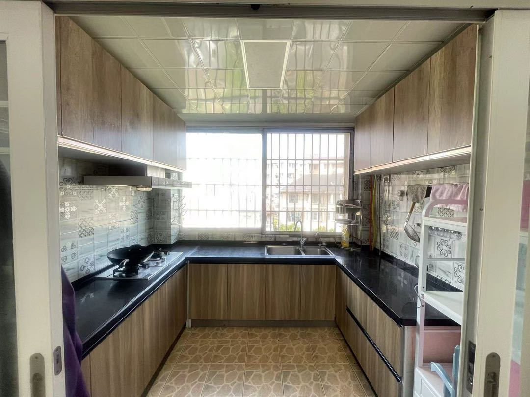 出售枫丹苑二次精装修的三房两卫房