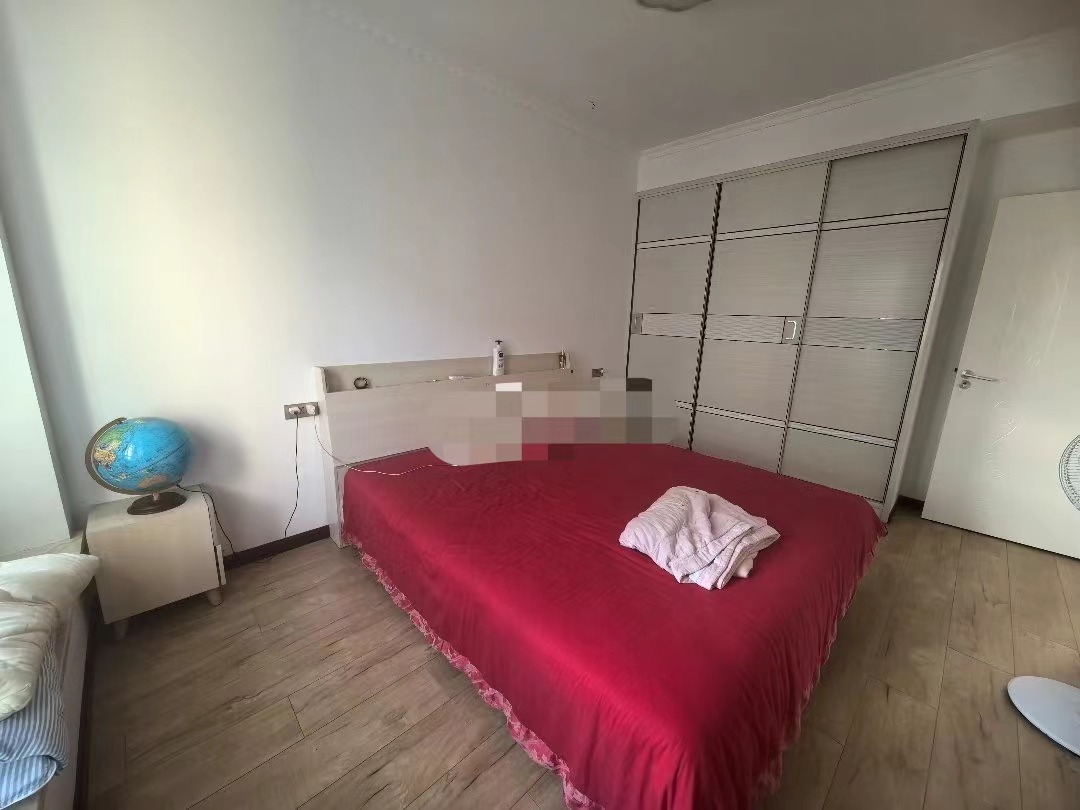 230，降价了，诚心出售，捡漏，新城一号，精装3房、中层好楼层，证满二，采光好