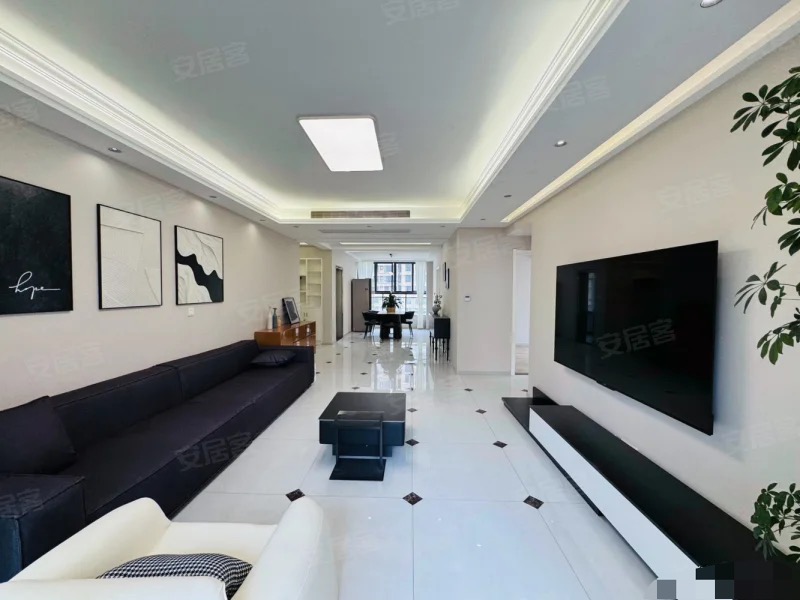 颐和公馆，纯边户，精装3房2卫，11楼，三面采光，南北通透，单价5000