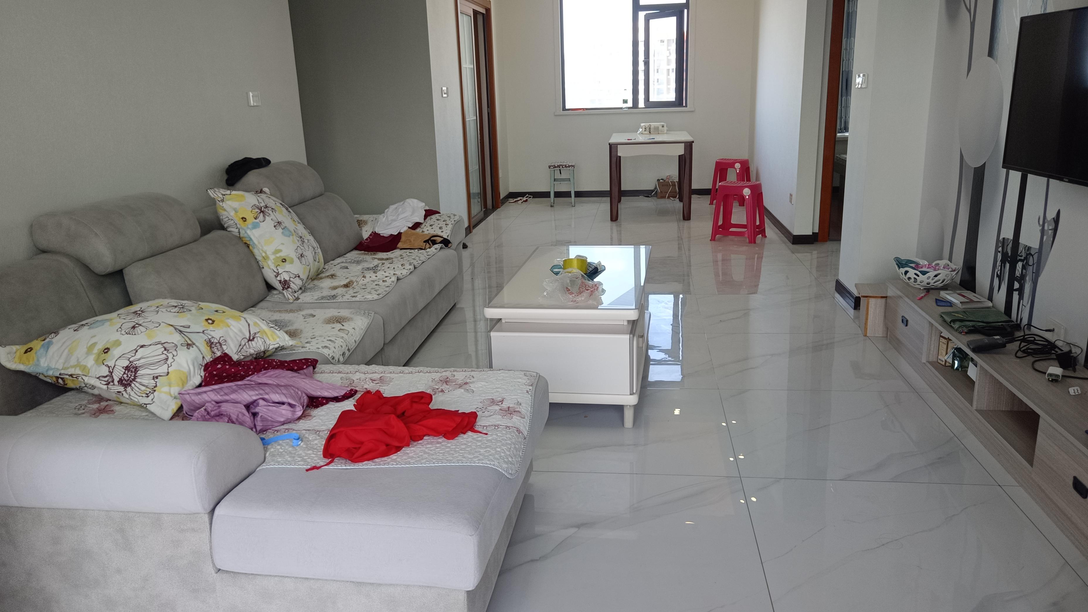 紫润尚城3室2厅1卫  精装修55万优价出售！