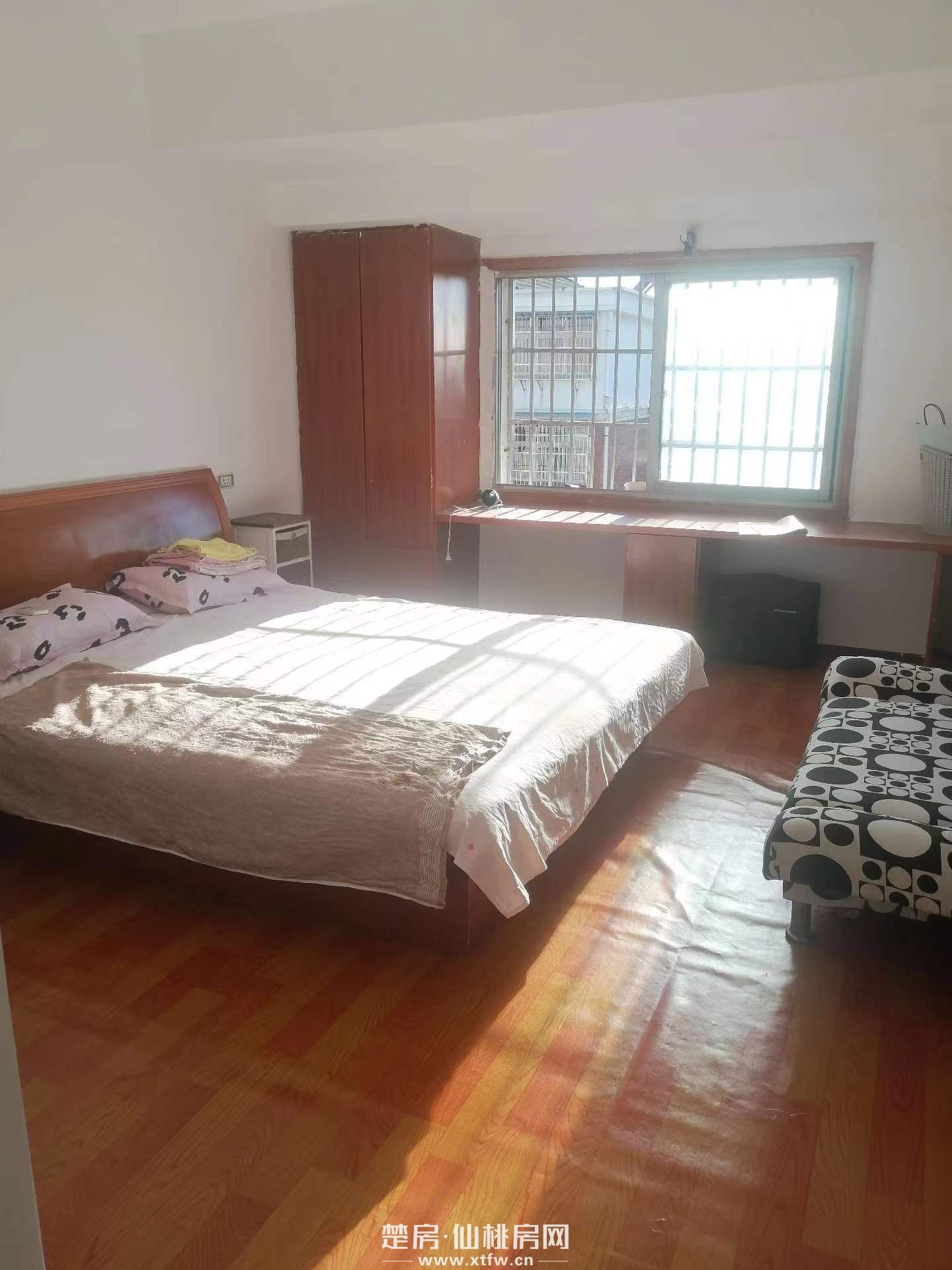 宽敞明亮的好房子，楼龄只有10多年，你值得拥有