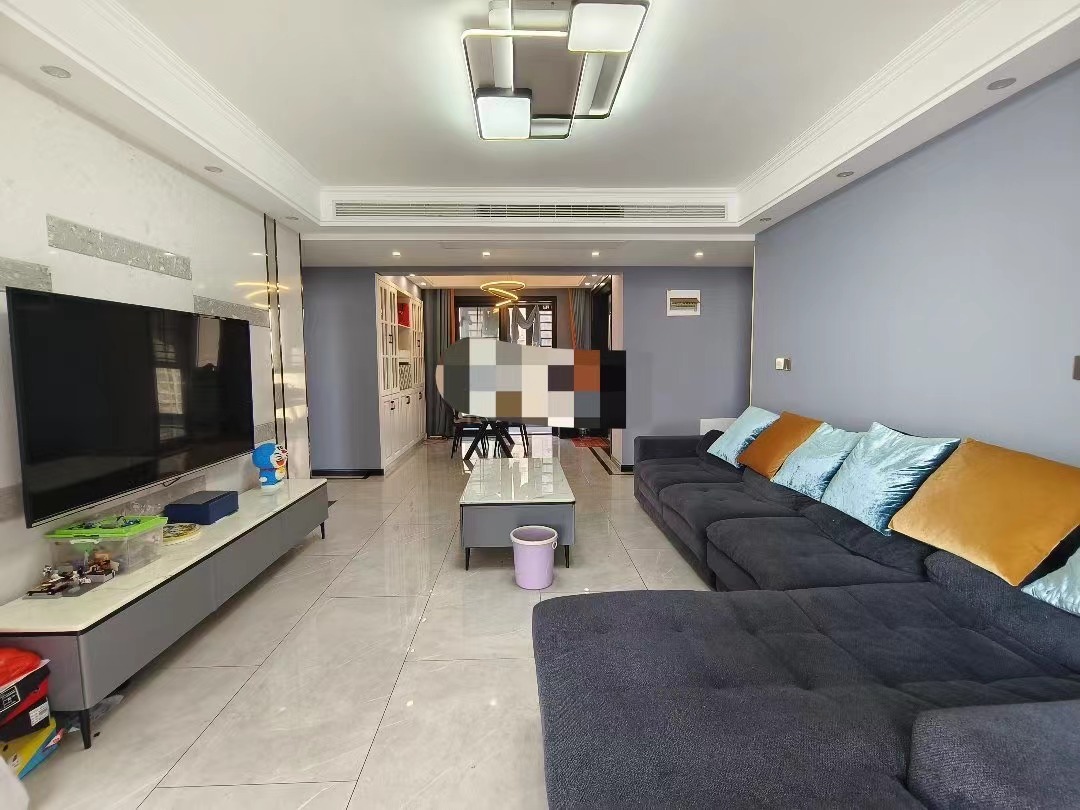 96， 房东诚意出售，满庭春，精装四房，看中价格可谈，中间好楼层