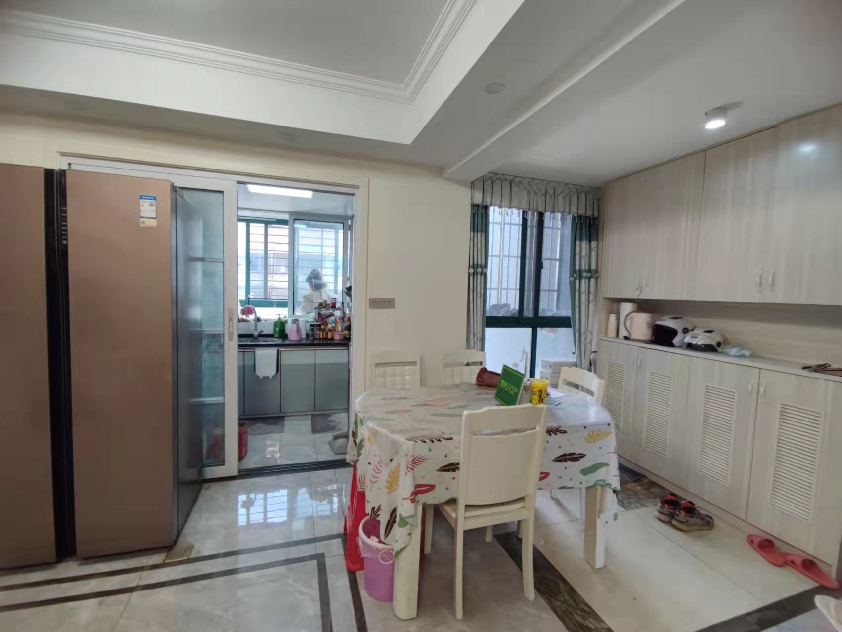 浅水湾精装修证满2年家具家电全部留下，价格可以谈