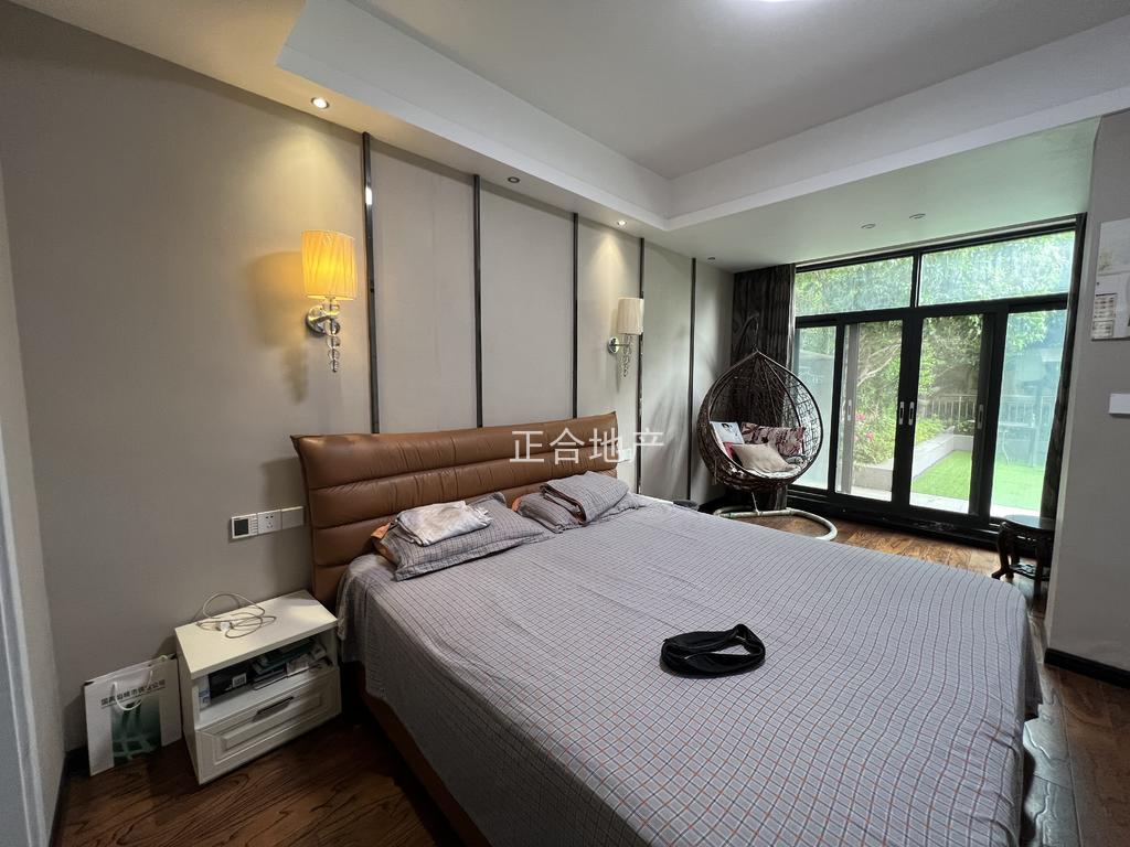 上林仙苑，花园面积300平（全市为一），全屋品牌装修，大金空调，全屋地暖等，满五，送车位