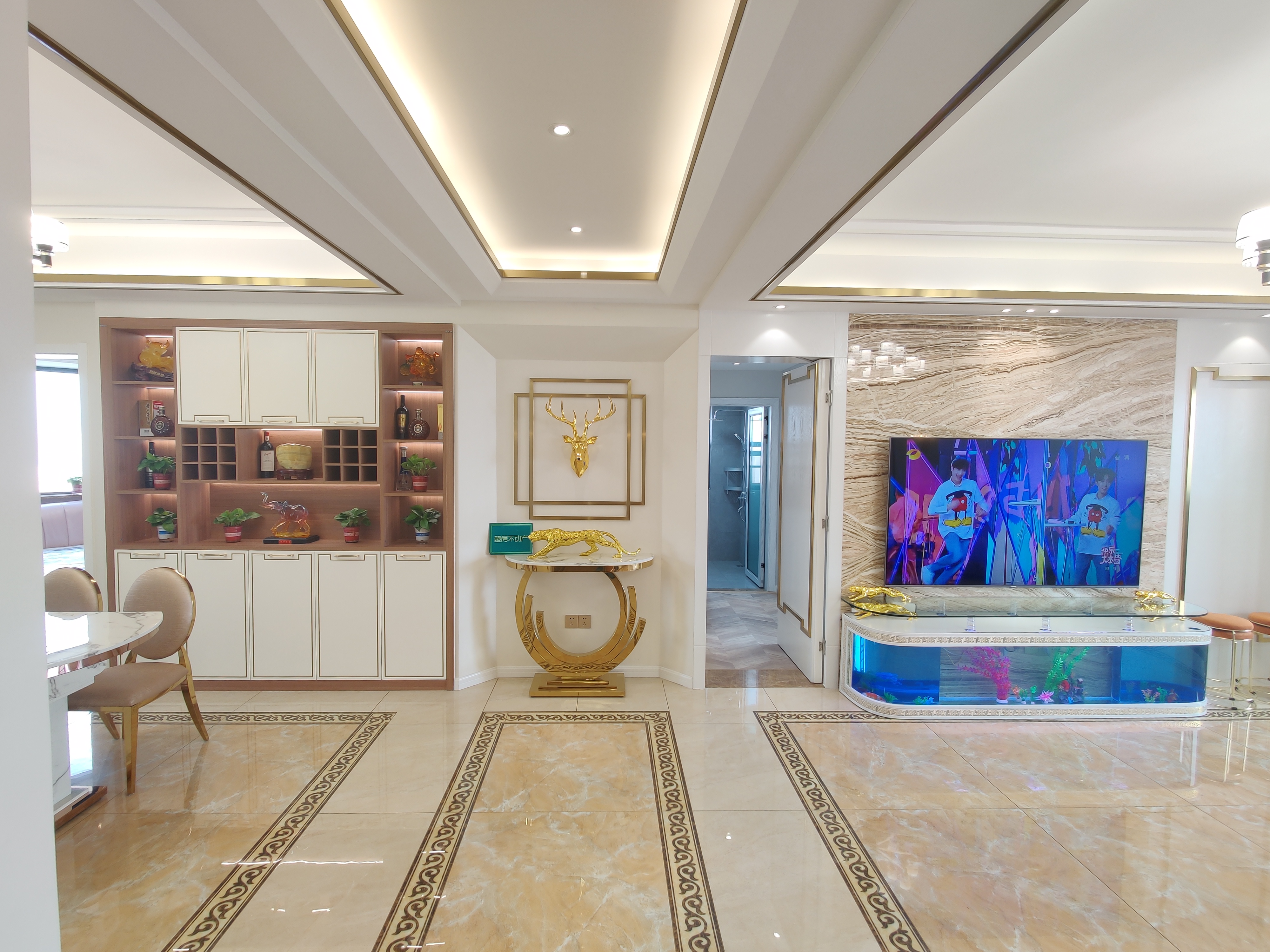 御台公馆全屋定制全屋品牌家私家电一天未住全屋中央空调有赠送面积房东亏本卖