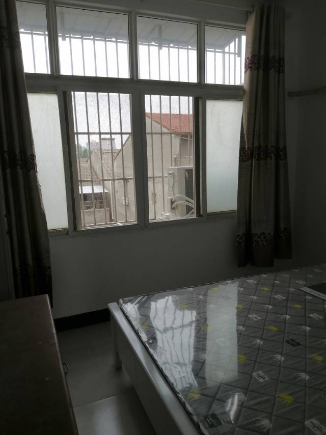 一中旁漫城林语对面