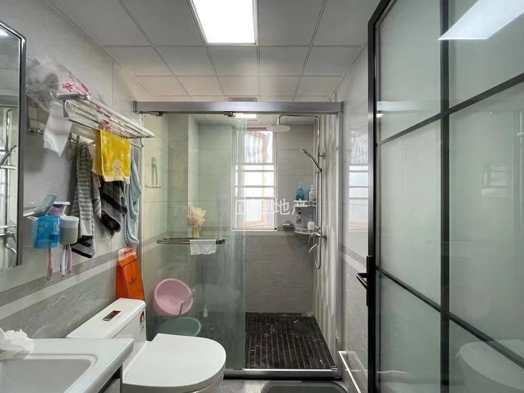 167，急售，森林国际，湖景房，双阳台，精装三房，9成新，电梯中层，满二