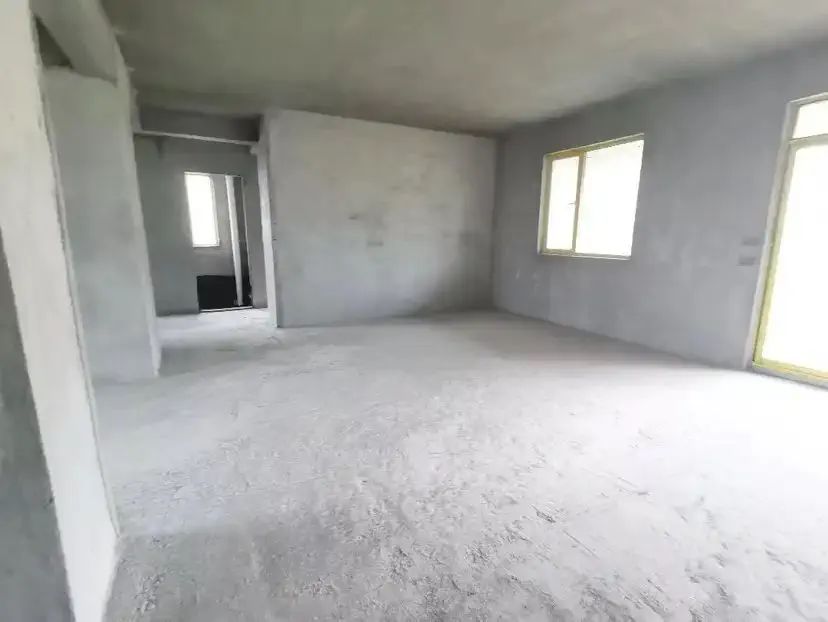 新城名都，，带车位，毛坯大四房，东边户，好楼层，证满二南北通透