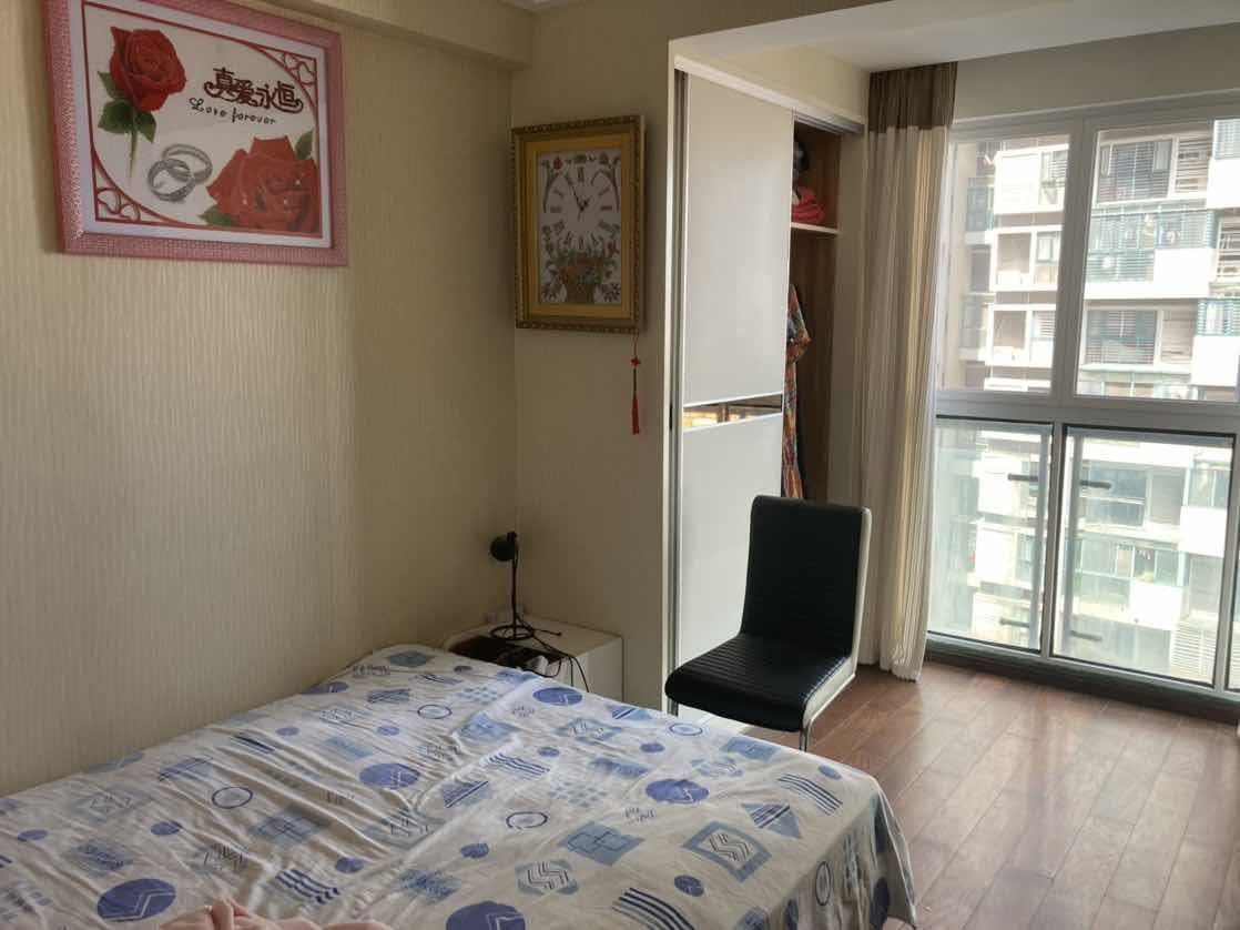  装修电梯房99万145平采光好周边商圈成熟龙华山 就在附近