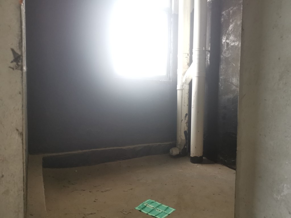 时代广场，新车站对面，毛坯大三房，送入户花园，高楼层，采光视野好，看房方便