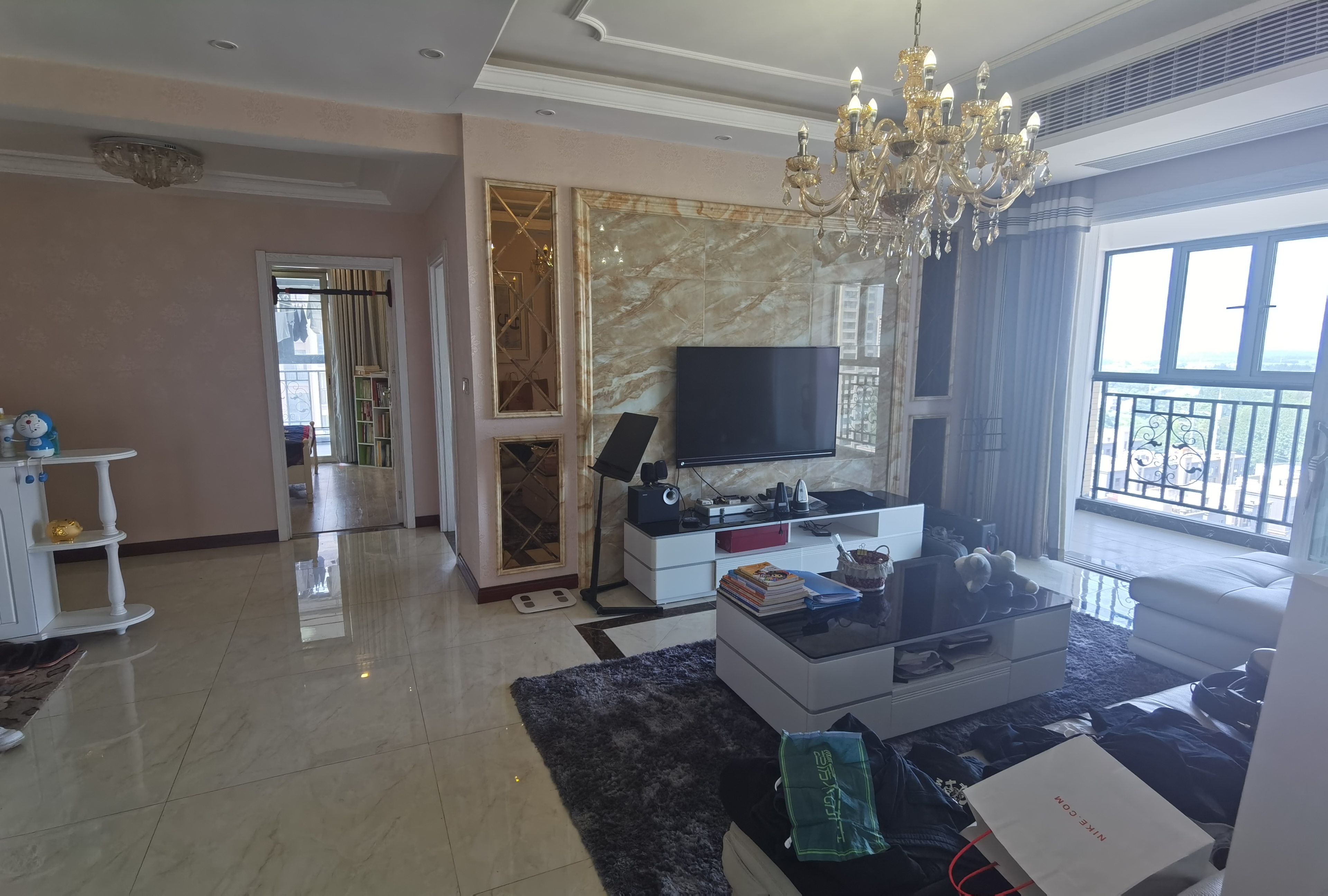 绿地香格里拉精装修双阳台三面采光家里装修的很好