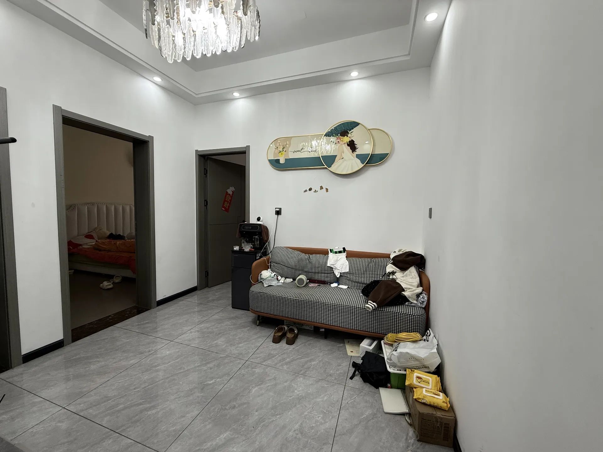 养老看过来，西桥，装修9成新，步梯2楼，精装三房，证满二