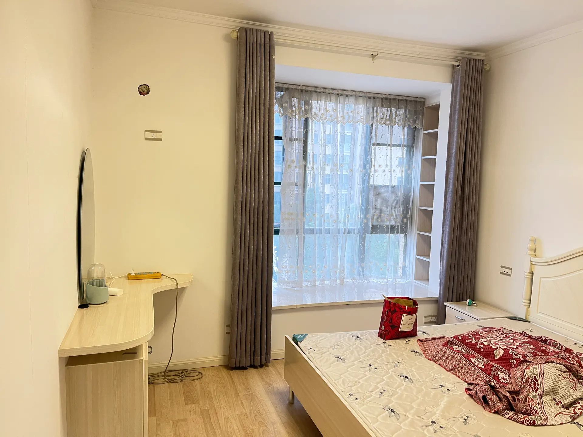 捡漏，城南，亏本出售，新城壹号，精装两房，证满二