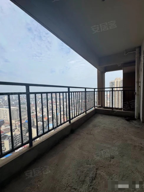 圣淘沙，电梯3房2卫，单价3600+，满二，电梯中层，边户，南北通透，送入户花园