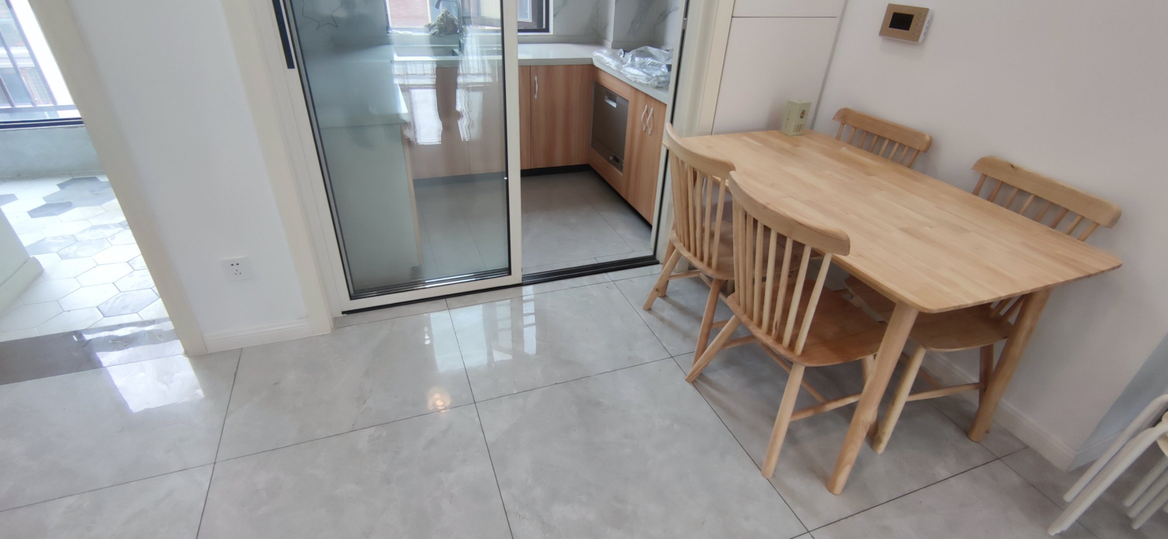 绿地香格里拉新装修三房，一天未住