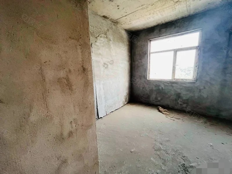 城南新街，边户，单价3800，电梯好楼层，捡漏，证满二