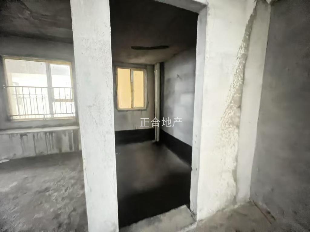 捡漏，城南，新城名都，毛坯3房2卫，电梯好楼层21楼，单价6000，带地下停车位，还满二，