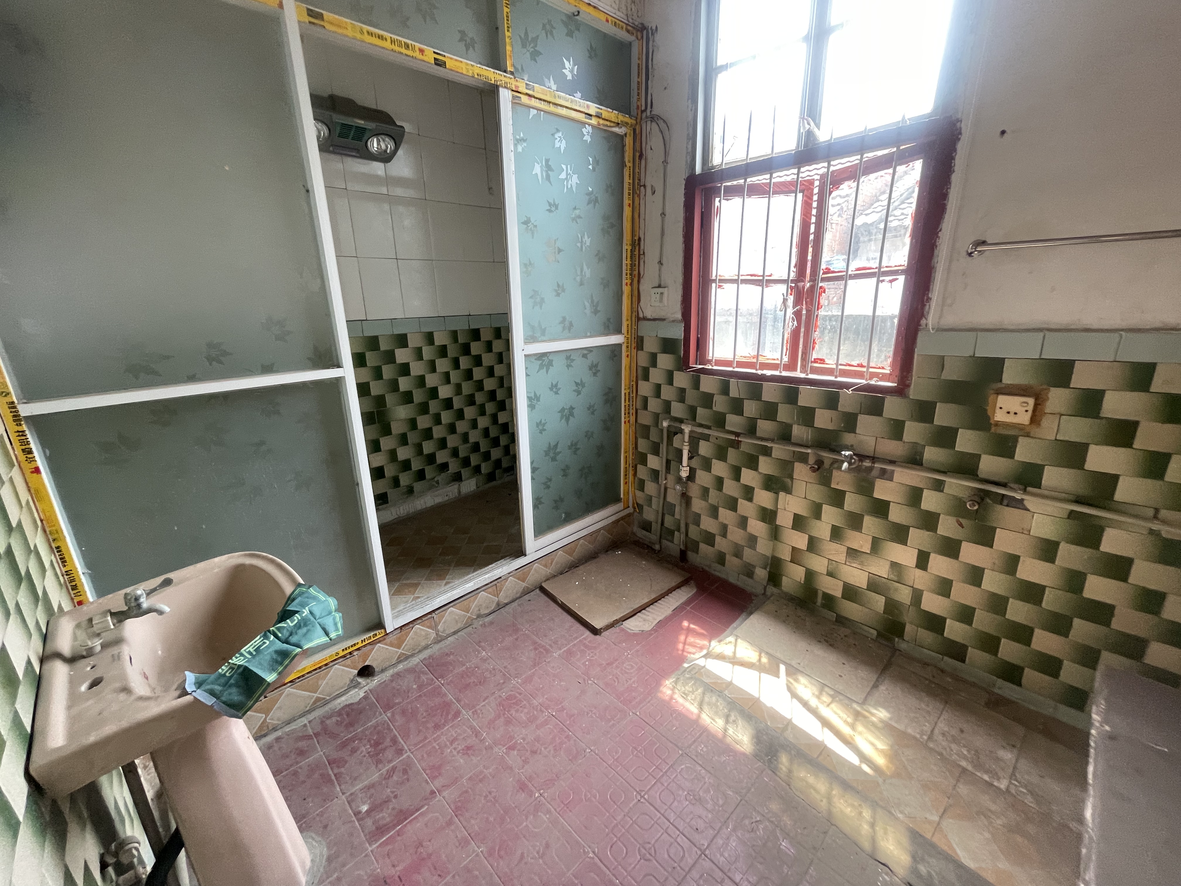 中百对面.大洪社区私房.不动产证在手.好养老好陪读好停车