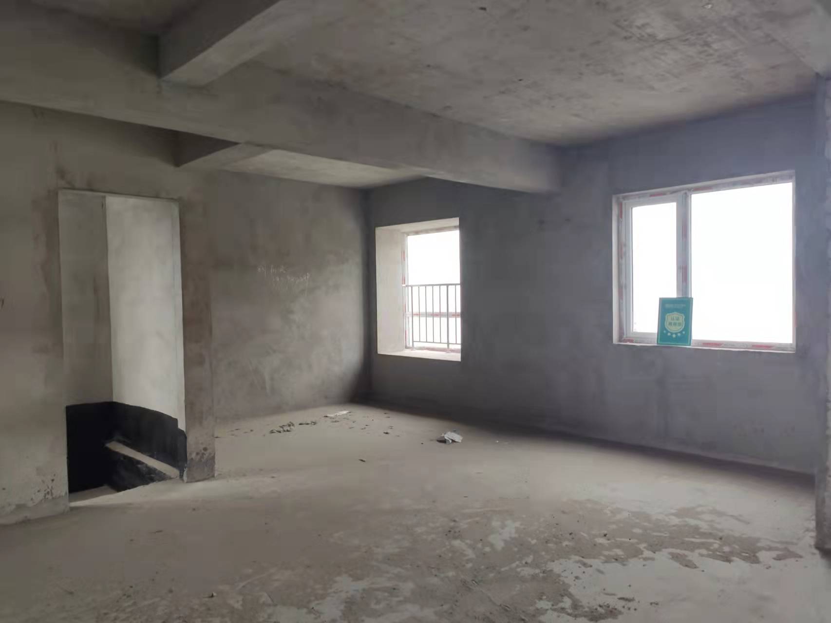 银湖城中高楼层毛坯大三房采光好看房方便