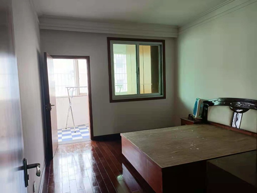 仙桃晓雪旁德政园布诺尼大三房看房诚意出租家电齐全