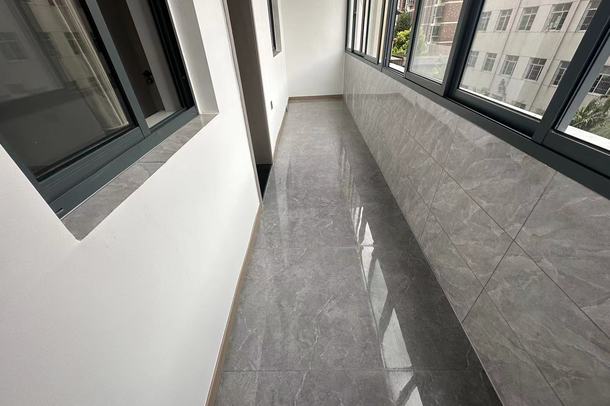 四中旁老一中宿舍全新装修三房有院子能停车，步梯四楼