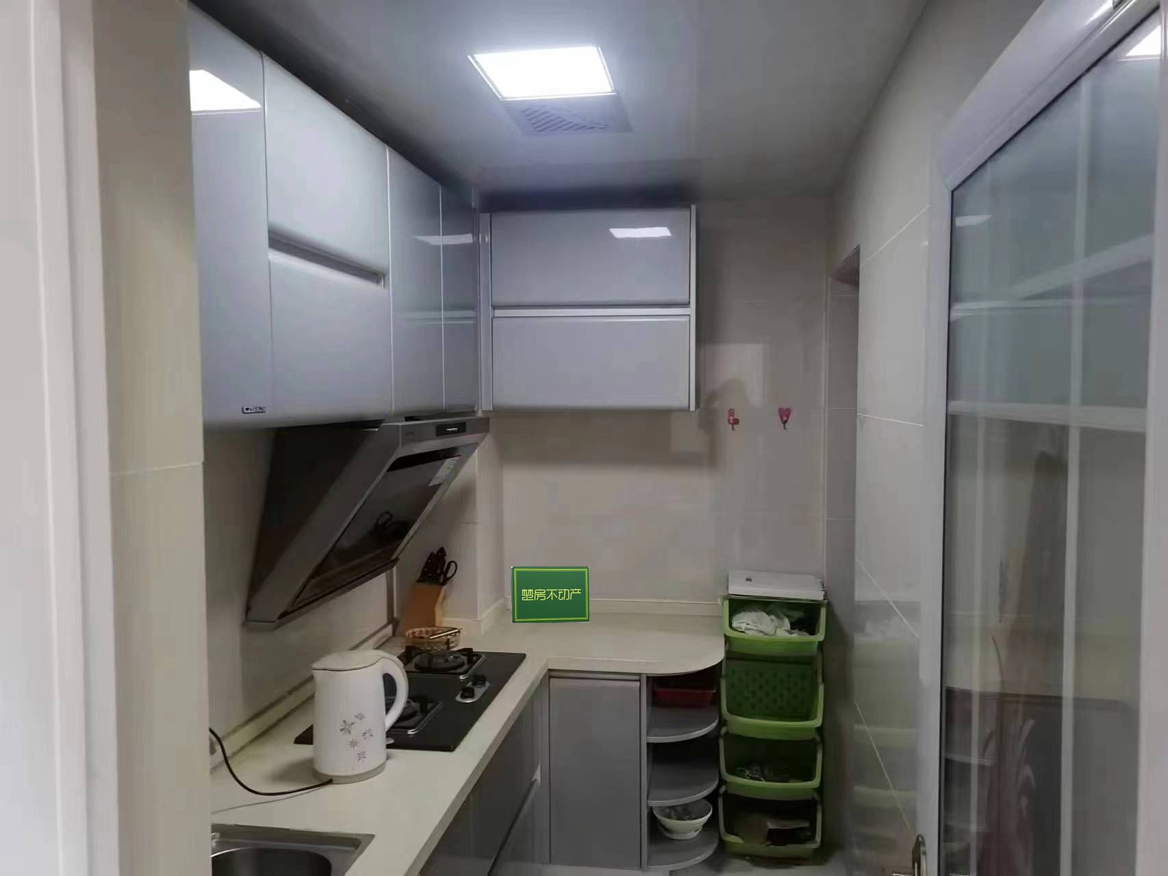 锦绣江山，精装两房，保养新，环境优美，采光好，户型方正，房东诚意出售