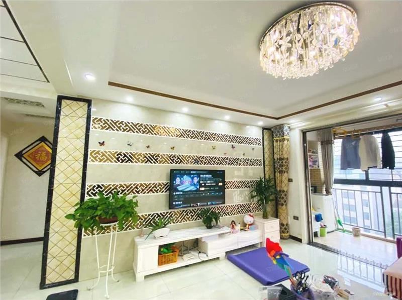 城西红树湾，精装大三房，满二，诚心出售，东边户