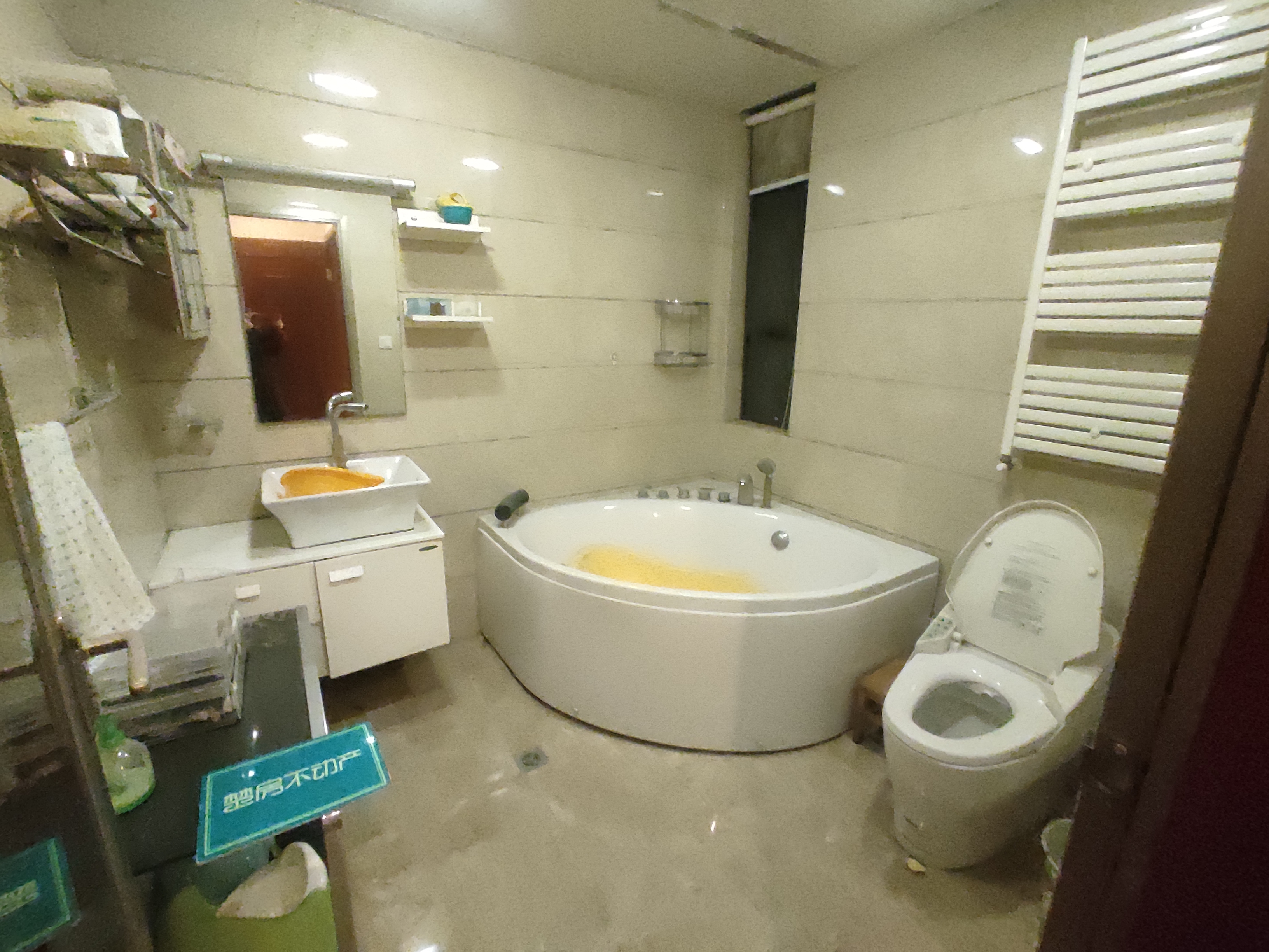 绿地华庭复式精装三房全屋带供暖带车库一区出售证件在手