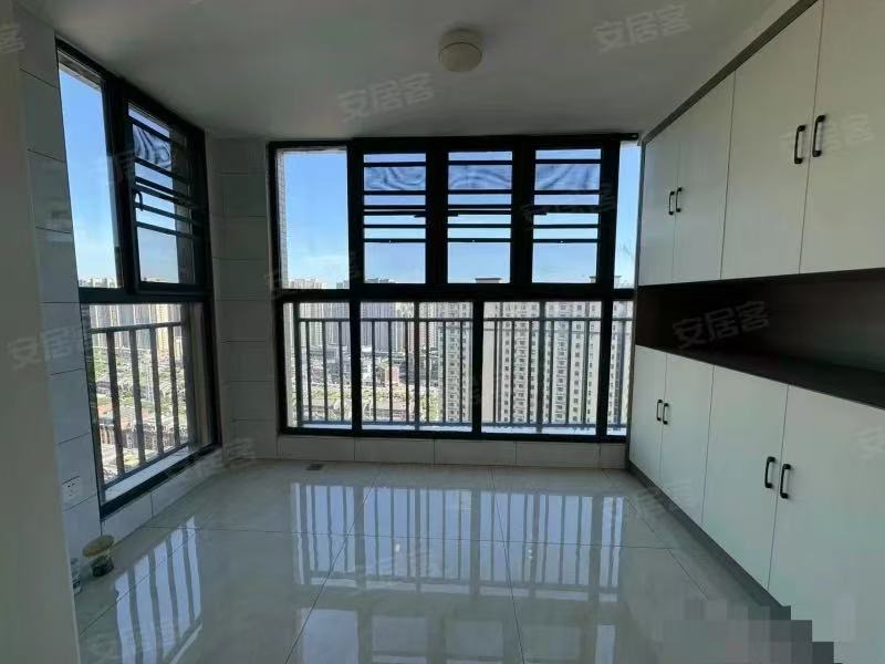 捡漏，城南，新街，4700单价，精装三房，电梯房，亏本出售