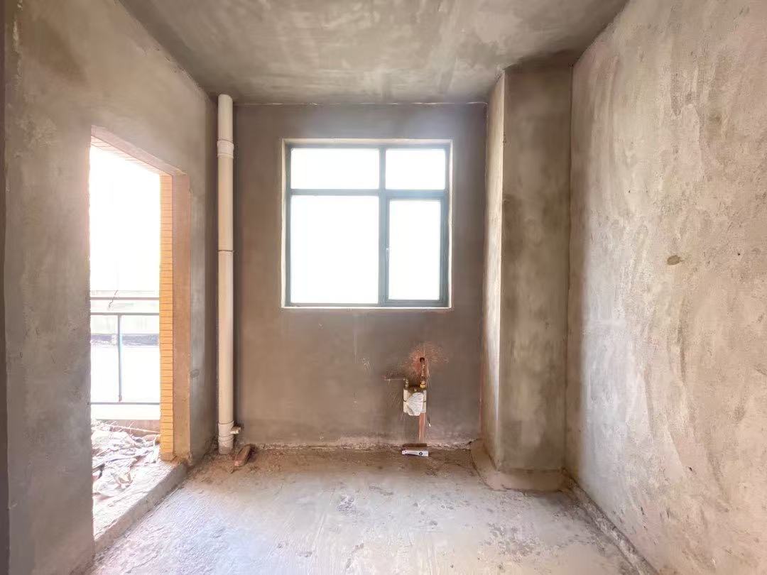 速度捡漏，城南，新城一号，单价3880，带一个大露台，证满，南北通透二