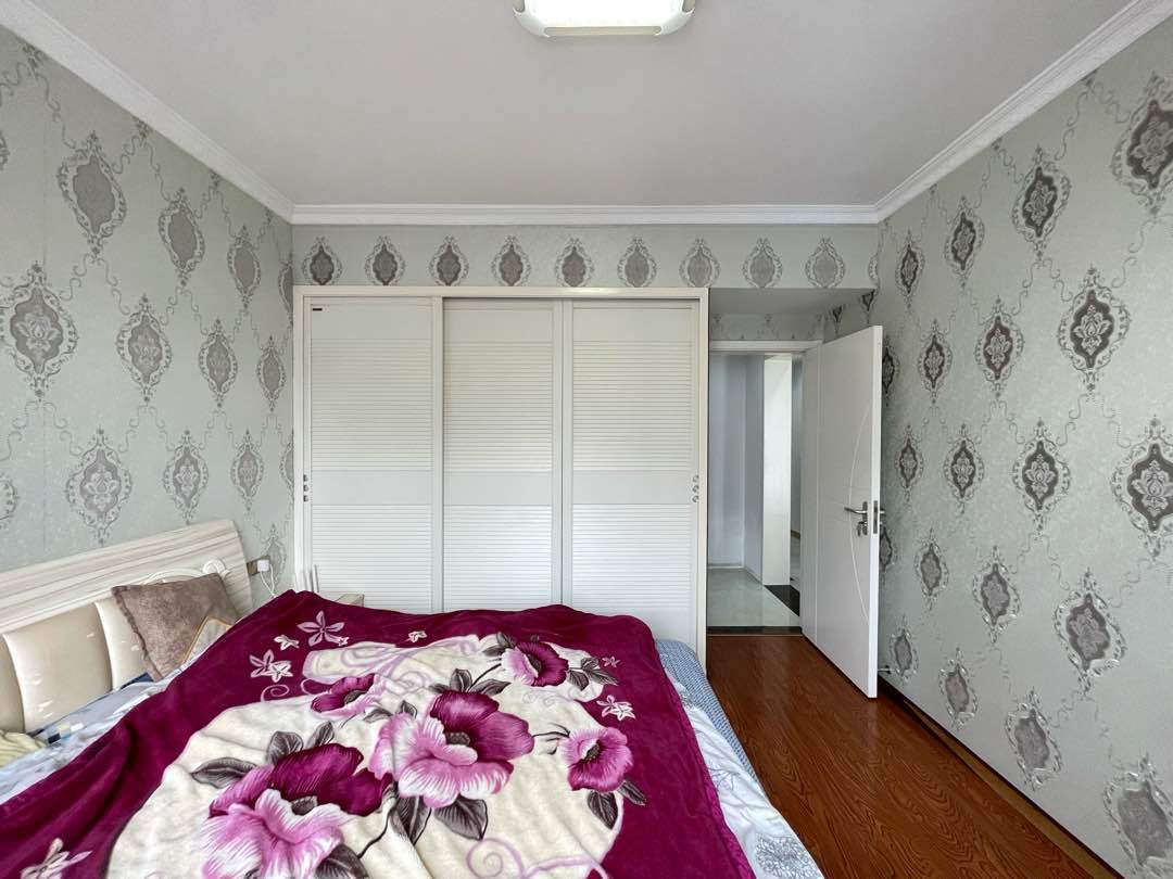 城西锦绣江山精装三房，中间楼层，拎包入住