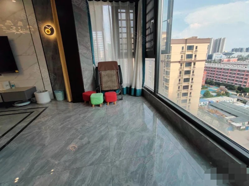 城南，吾悦旁，荣怀，电梯小高层，好楼层13楼，一梯一户，东边户，证满二