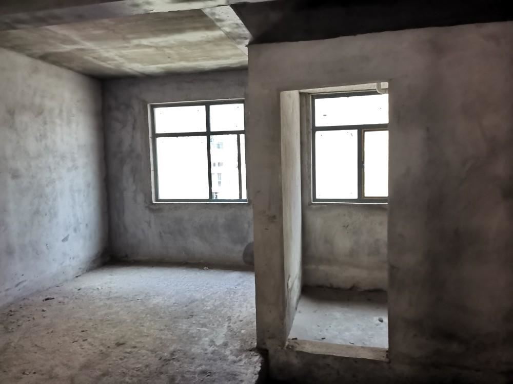 新城一号新出大三房，证满二，南北通透，楼层好