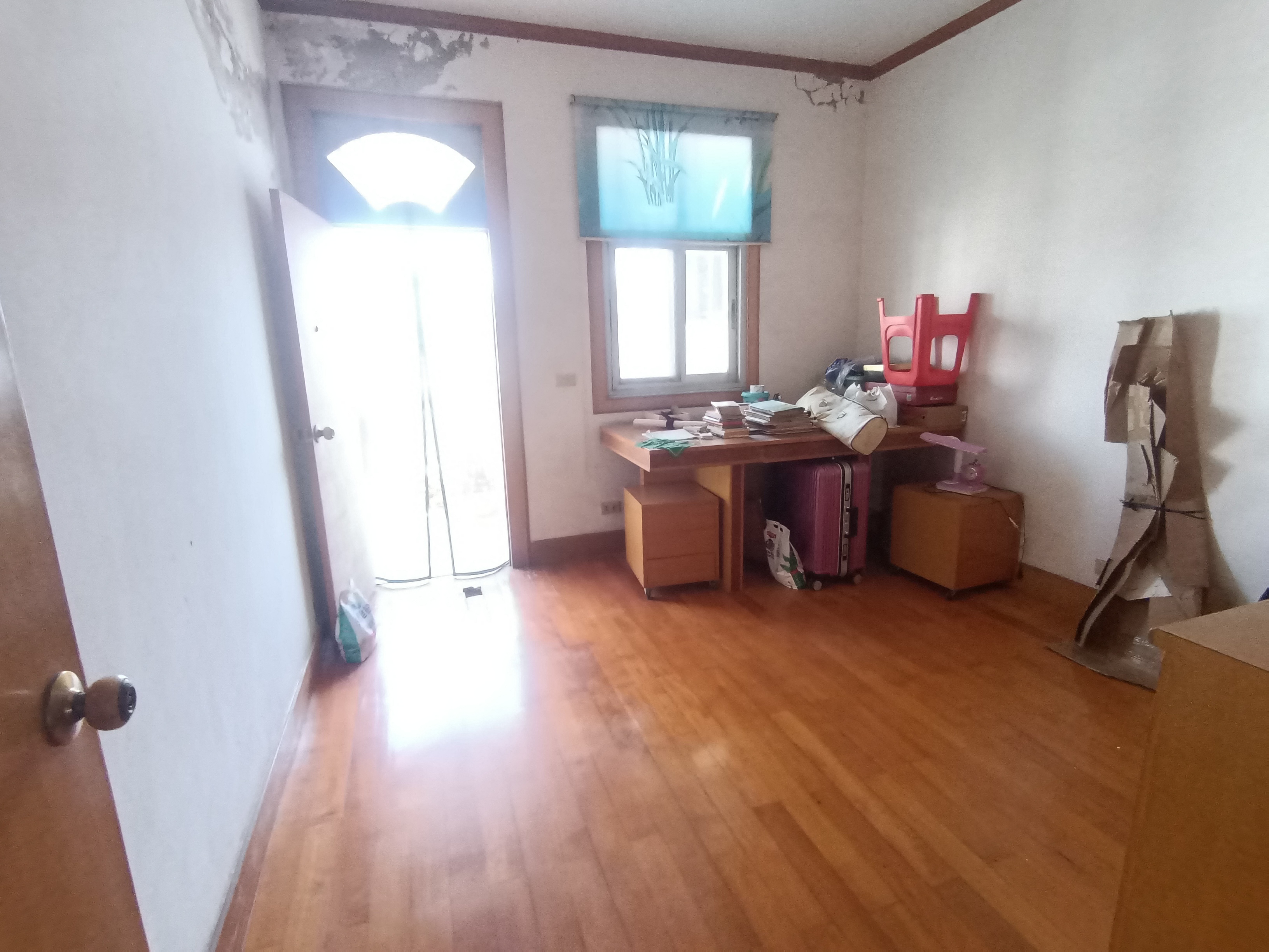 复州花园好楼层三房老证诚意出售