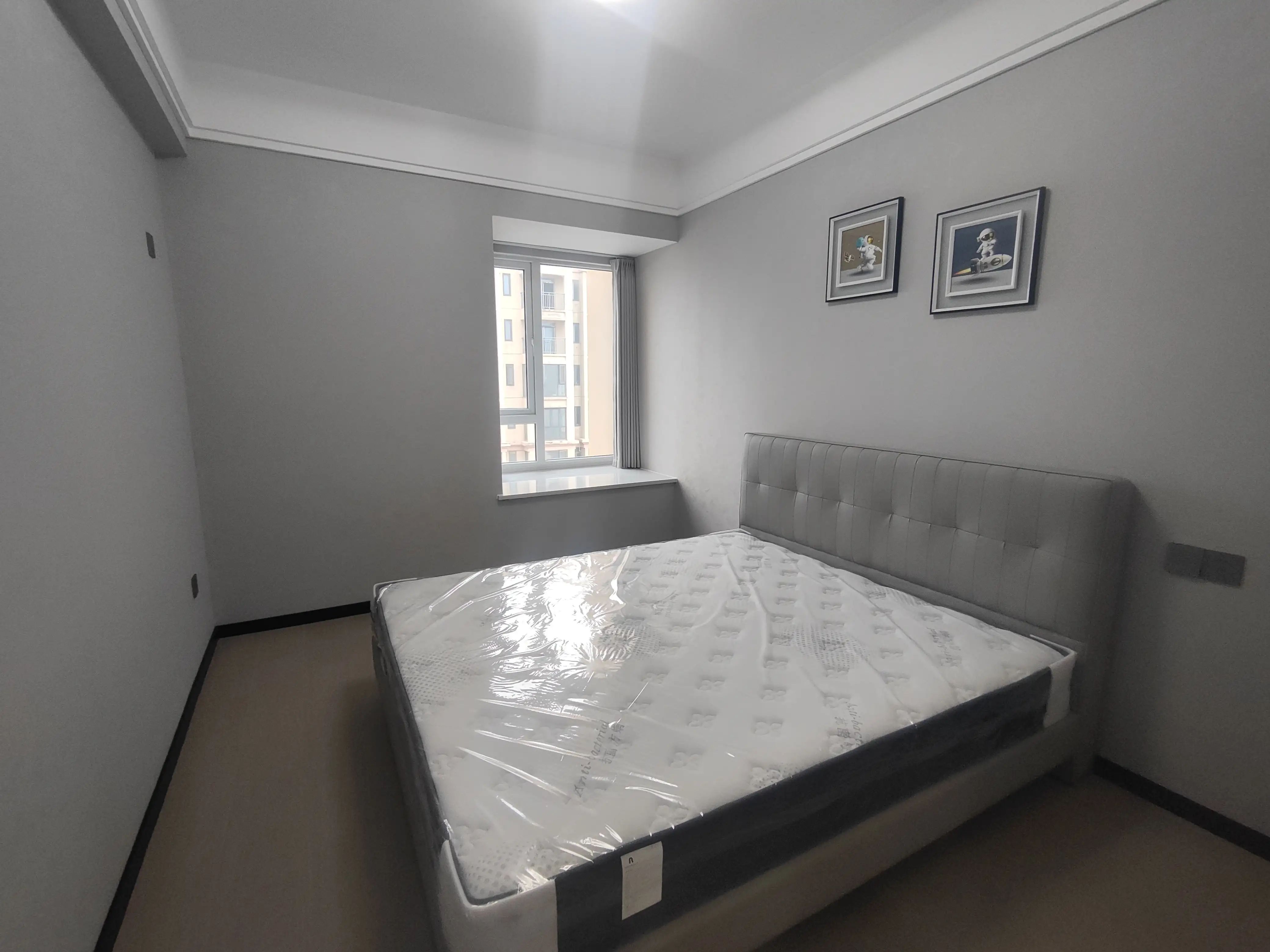 城南，南国明珠，精装大四房，送车位，好楼层，超大客餐厅，双阳台，证满二