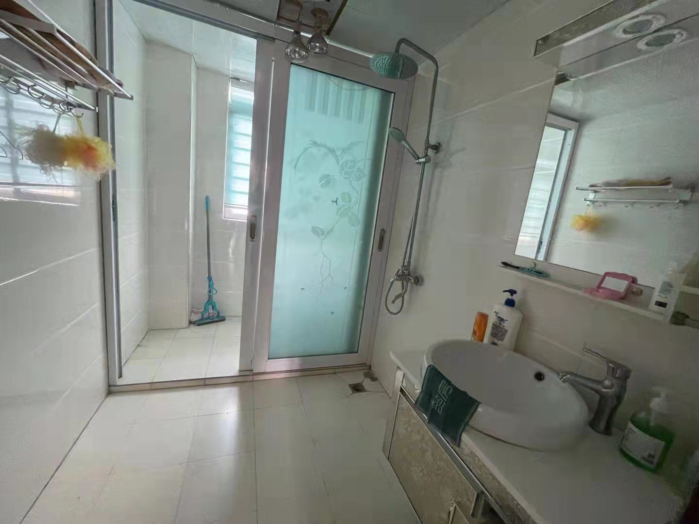 世纪雅园精装三房，户型通透采光好