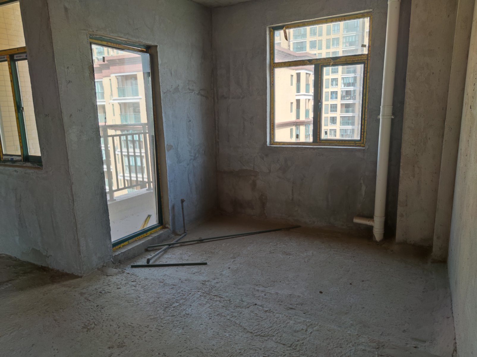 新城壹号五期稀有大三房带空中花园，东边户