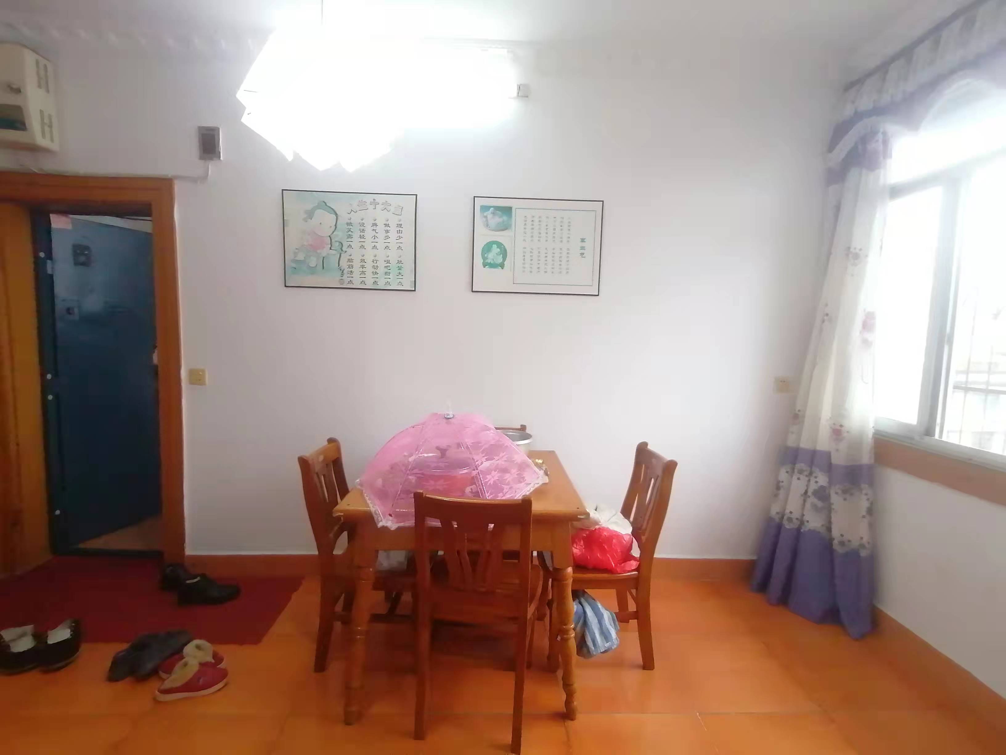 三中旁边粮义宿色精装修步梯好楼层不动产证在手看房方便