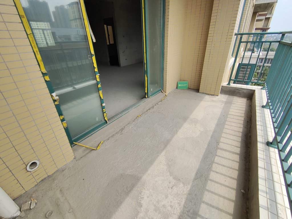 新城一号五期五期花园洋房毛坯三房看房方便