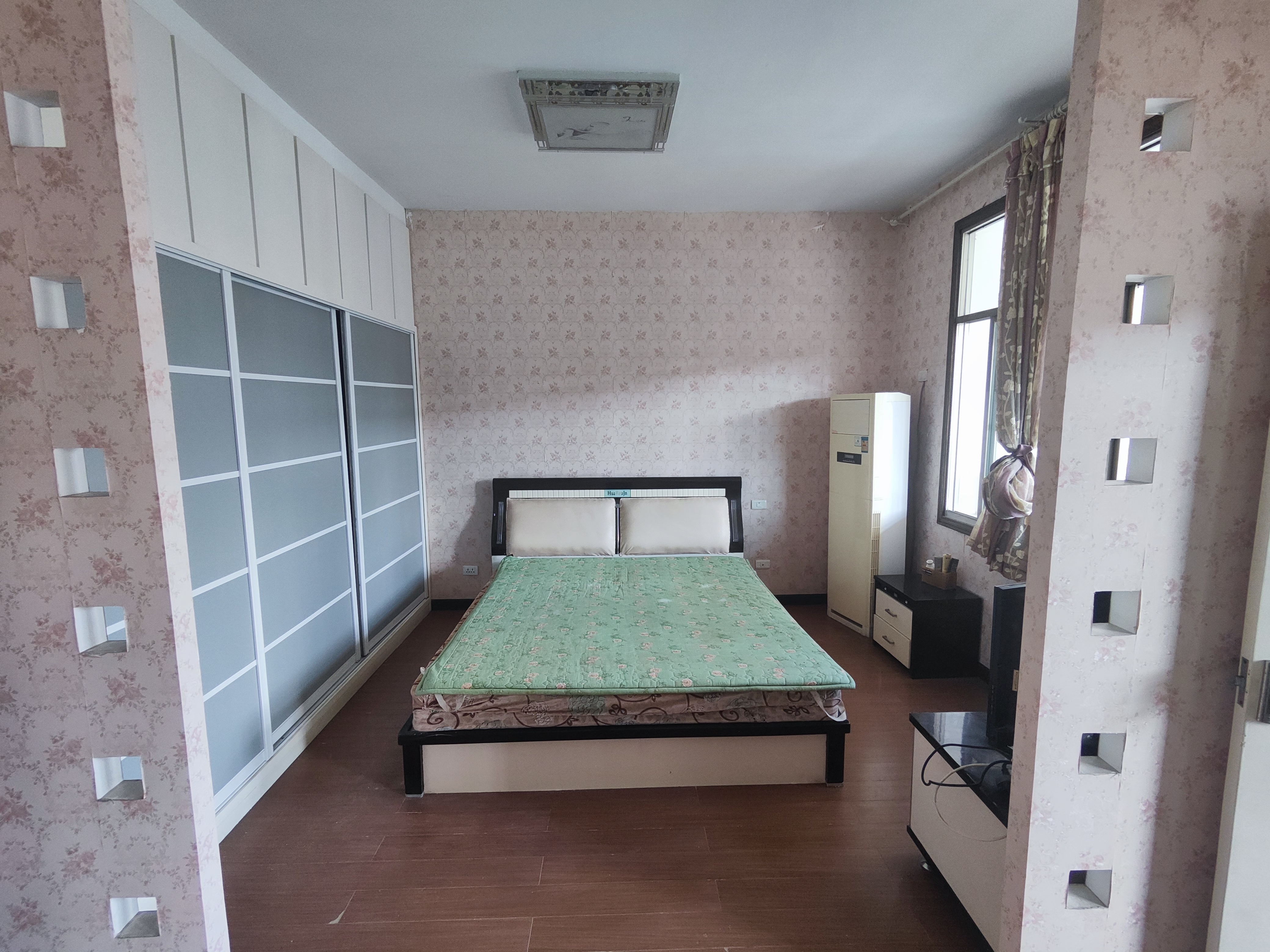 人社局宿舍有院子好停车看房方便证件满5